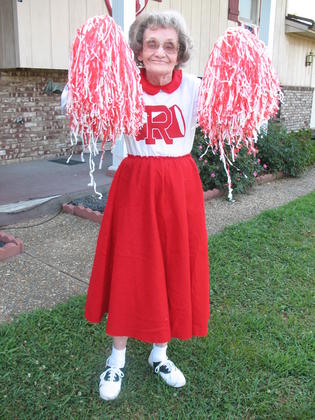 MissyBuchanan's tweet photo. Be someone's cheerleader today! #AgingFaithfully #BeAnEncourager https://t.co/rY4SFZaEPe
