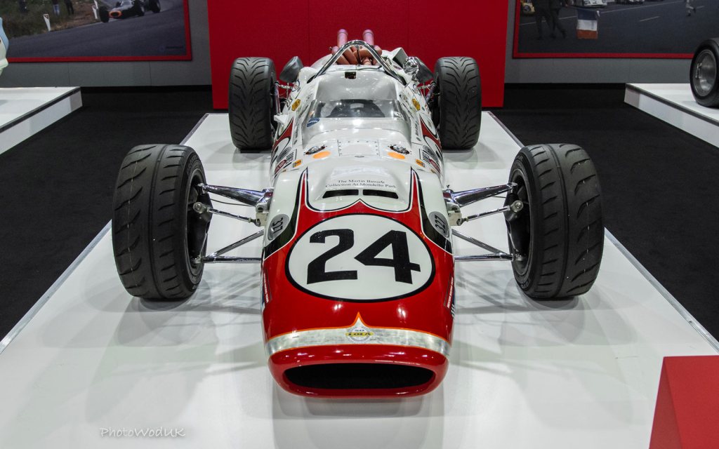 Racer's Perspective: Howard Fielding <a href="/PhotoWodUK/">Howard Fielding</a> chats briefly with Karun Chandhok and gains an insight into the racer's mind <a href="/Autosport_Show/">Autosport International Show</a> <a href="/karunchandhok/">Karun Chandhok</a> <a href="/SteveHindle/">Steve Hindle</a> skiddmark.com/2020/03/racers…