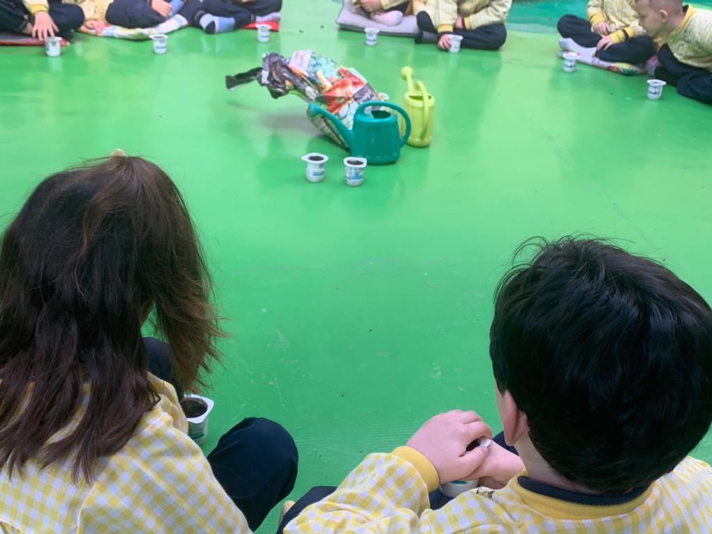 PROYDE_Levante's tweet photo. 👭🌱 SENSIBILITZACIÓ | En @ceiminerva ja estan treballant sobre el Dia de la Dona del pròxim #8M amb tots els alumnes del centre d'educació infantil. #ProtagonistesDelCanvi #AraiSempre #Igualtat #Apoderament #SomPROYDE #SomLaSalle https://t.co/bd1gg6FHZt