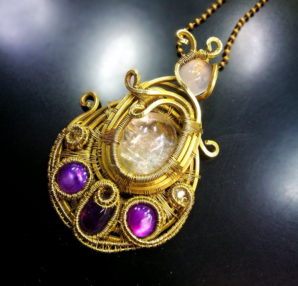 dkndee's tweet photo. Gem &amp; Stone 👉 #Amethyst , Opal Lite , #แก้วกาบรุ้ง , #Quartz  , Sea Shell Stone #Necklace #Pendant #shellstone #opallite https://t.co/AWlR1MJ4gS