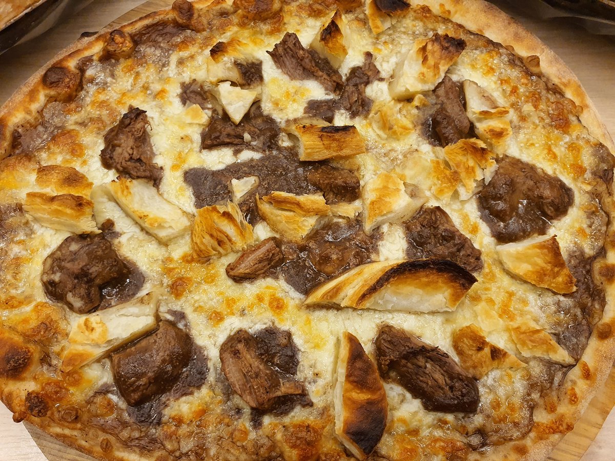 We're celebrating National Pie Week this weekend with our Steak Pie Pizza! Made using award winning steak pies from Stuarts of Buckhaven! These have to be one of our best creations yet!!