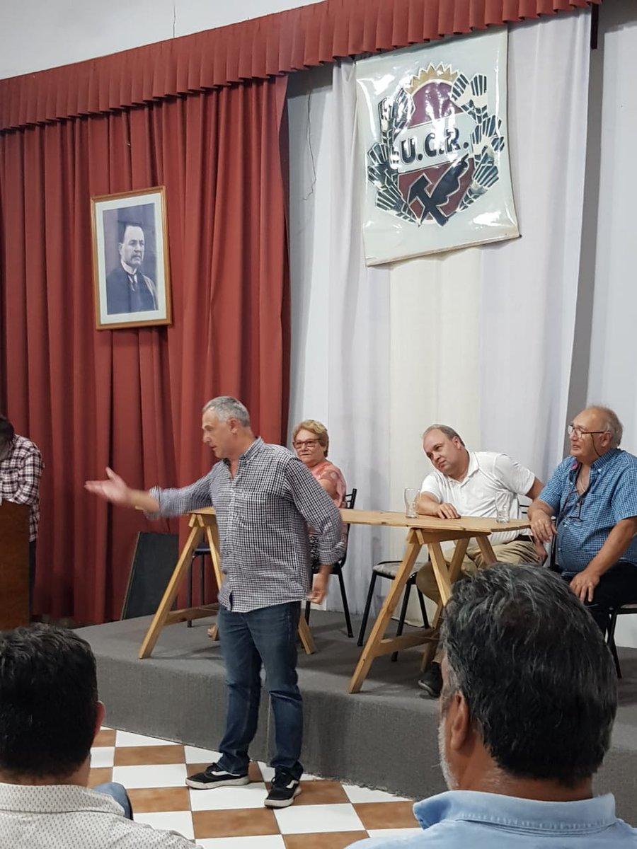 OTRbsas's tweet photo. Homenaje a Crisologo Larralde en Quilmes, seguimos la marcha @otrbruna @OTRbsas @otrnacional https://t.co/admMTPTJY1
