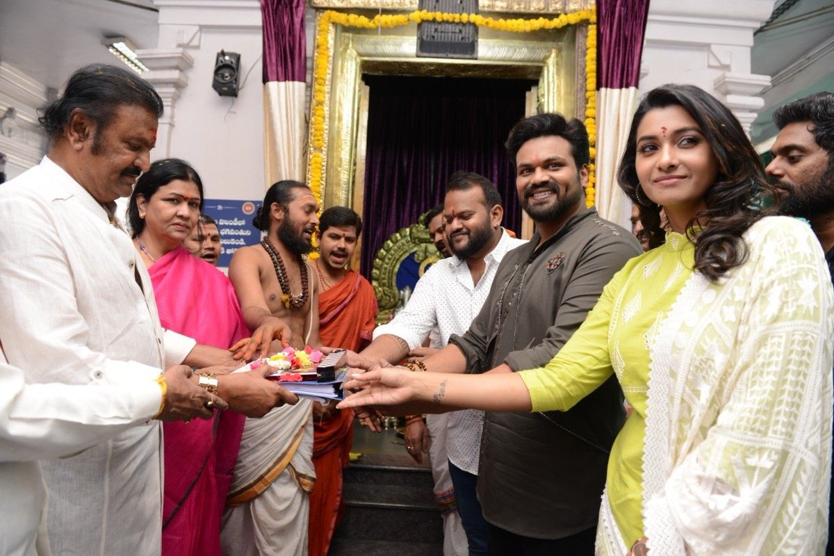 Fridayenter's tweet photo. #AhamBrahmasmi 
Clap: Mega Powerstar #RamCharan 

@HeroManoj1 @LakshmiManchu @themohanbabu https://t.co/7UcYvLktnx