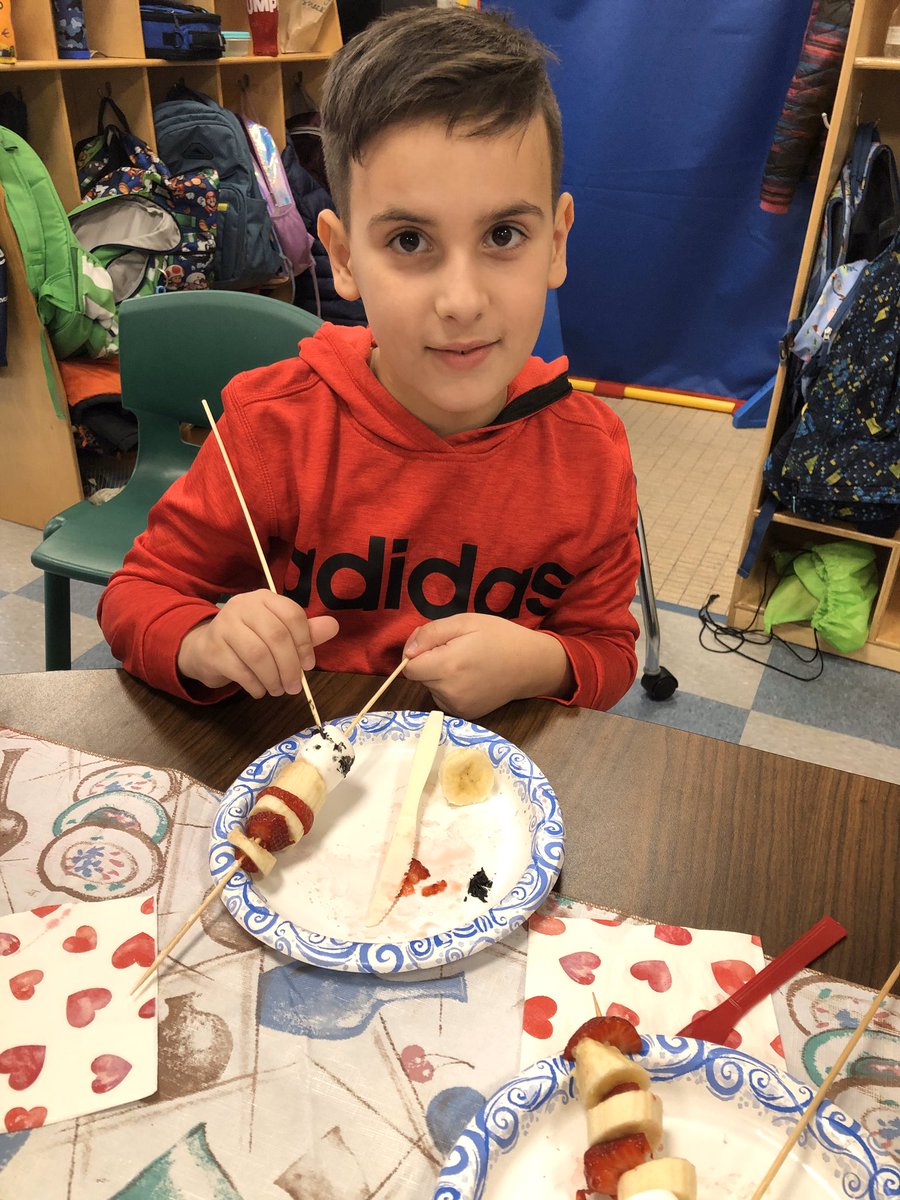 Mrs_HollandOP's tweet photo. Dr. Seuss kabobs #CookingWithKern https://t.co/uSN9iJ2xIe