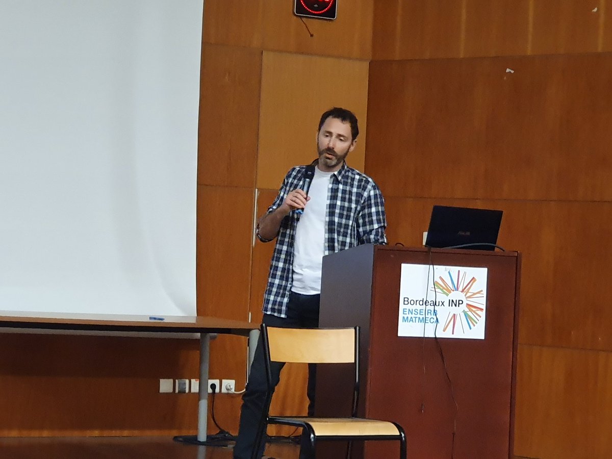 martinjones78's tweet photo. Sébastien Tosi presenting work on #Biaflows for testing workflows for #BioimageAnalysis in a standardised way. It can also be run locally!
Send your annotated datasets and workflows to be included!
https://t.co/QEsUnPpvtz
#neubiasBordeaux #Neubias https://t.co/dYCnfOjrrB