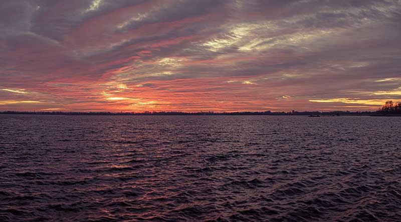 Brahms met Ruña 't Hart &amp; Laurens de Man bij <a href="/JagthuisMuziek/">Jagthuis Kamermuziek</a>, Lammetjesdag op Boerderij Galesloot, expositie Water bij Bergsecultuur en Reddeloos verloren aan de vecht bij Café Die 2. Dit en meer. 

Alle tips: loosdrechtseplassen.nu/whats-on/
Fijn weekend, enjoy!