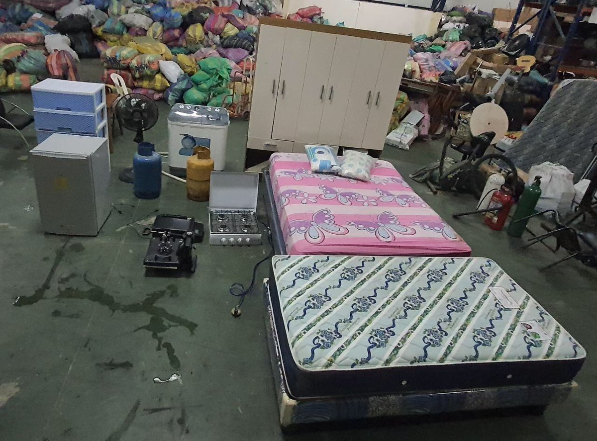 ¿Recuerdan estas noticias sobre la señora a la que le “vaciaron” su casa? Pues la <a href="/PoliciaEcuador/">Policía Ecuador</a> dio con la sospechosa, la puso a órdenes de la justicia y recuperó lo robado. 
#BuenTrabajoPoliciaEc 👏