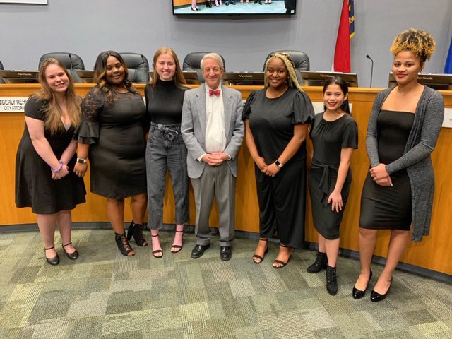 DurhamPublicSch's tweet photo. #GoodMorningDPS | It’s #ArtsInOurSchools Month! Recently, our #DPSArts students from the Jordan HS Chorus performed "Rise Up" during the State of the City address. Congrats to the group and choral teacher Corine Huber. | #Durham #BullCity #TheArts | WATCH: https://t.co/i0i1NdegcL https://t.co/NWmM4pB59c