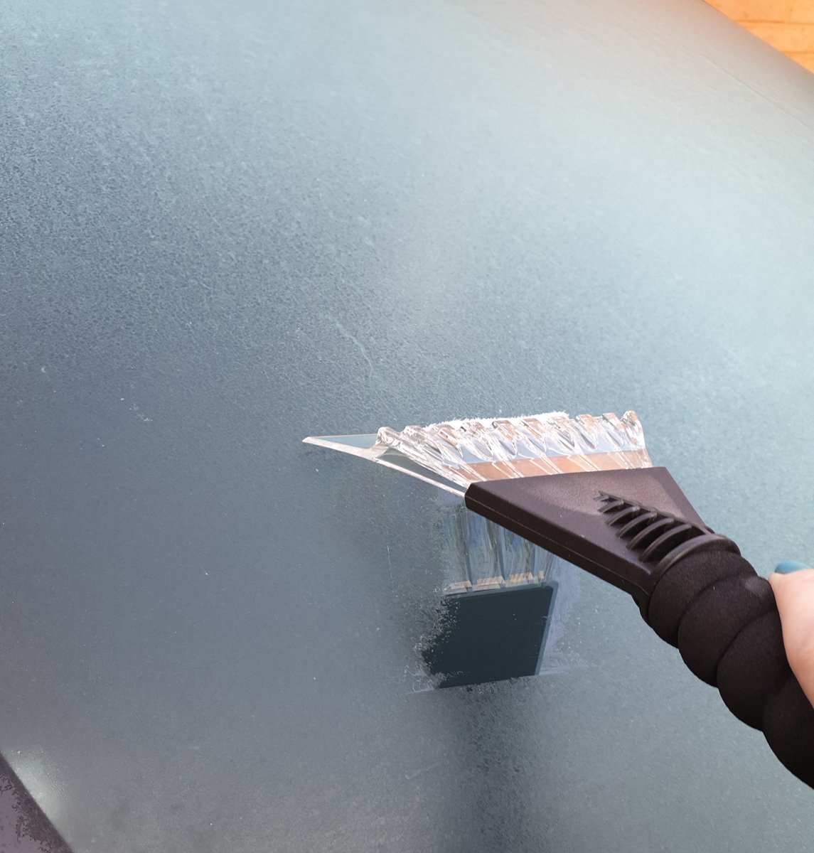 PoleStarMotors's tweet photo. We've got a new freebie for our customers.  Ask for a Pole Star Ice Scraper when you order with us.  You can also add it to your cart when ordering online. #freebie #polestar #refrigeration #customers #enginner https://t.co/pGGq29QBl0
