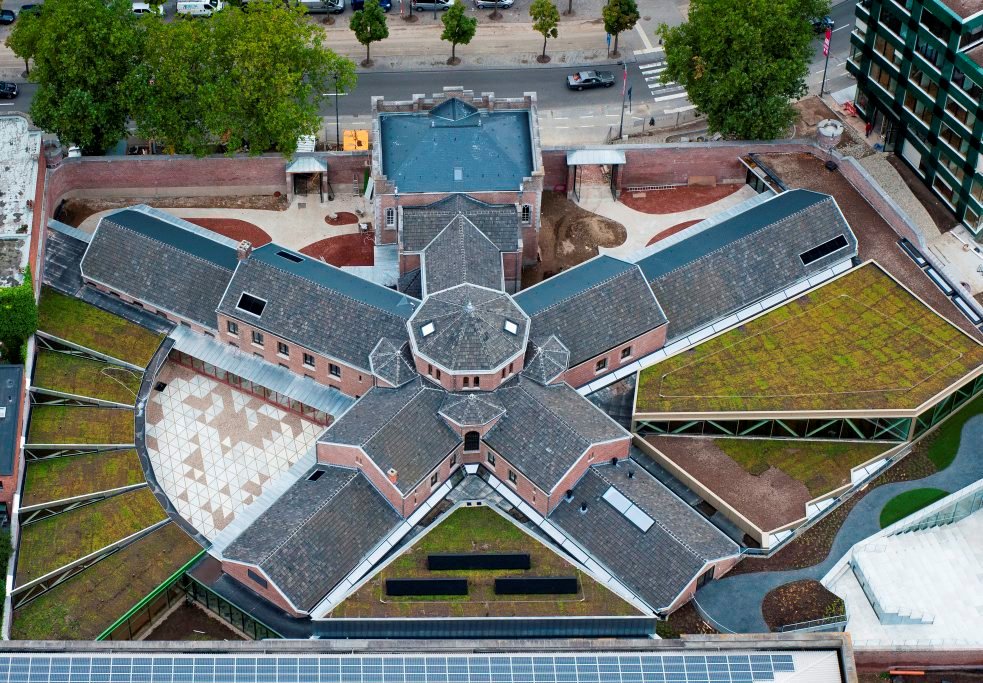 wflorizoone's tweet photo. The former prison of Hasselt. 
Brilliant setting for a whole day of talks and networking about OPEN data.
#OpenBelgium20 #OpenData @openbelgium https://t.co/yXONkqNmGm
