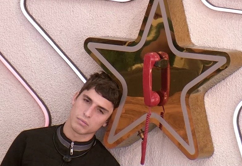 wallowscc's tweet photo. eu esperando a empresa na qual eu acabei de deixar o currículo me ligar para uma entrevista 
#ProvaDoAnjo #BBB20 https://t.co/yPlWOgaQX3