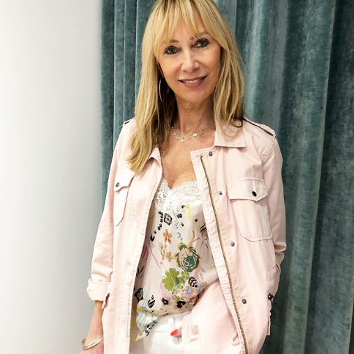 TheGateShop's tweet image. Pretty pops of pastel pink from Velvet and Day Birger et Mikkelsen🌸

@ExperienceGford 
@GuildfordTIC 
@WeLoveGuildford 
#Guildford