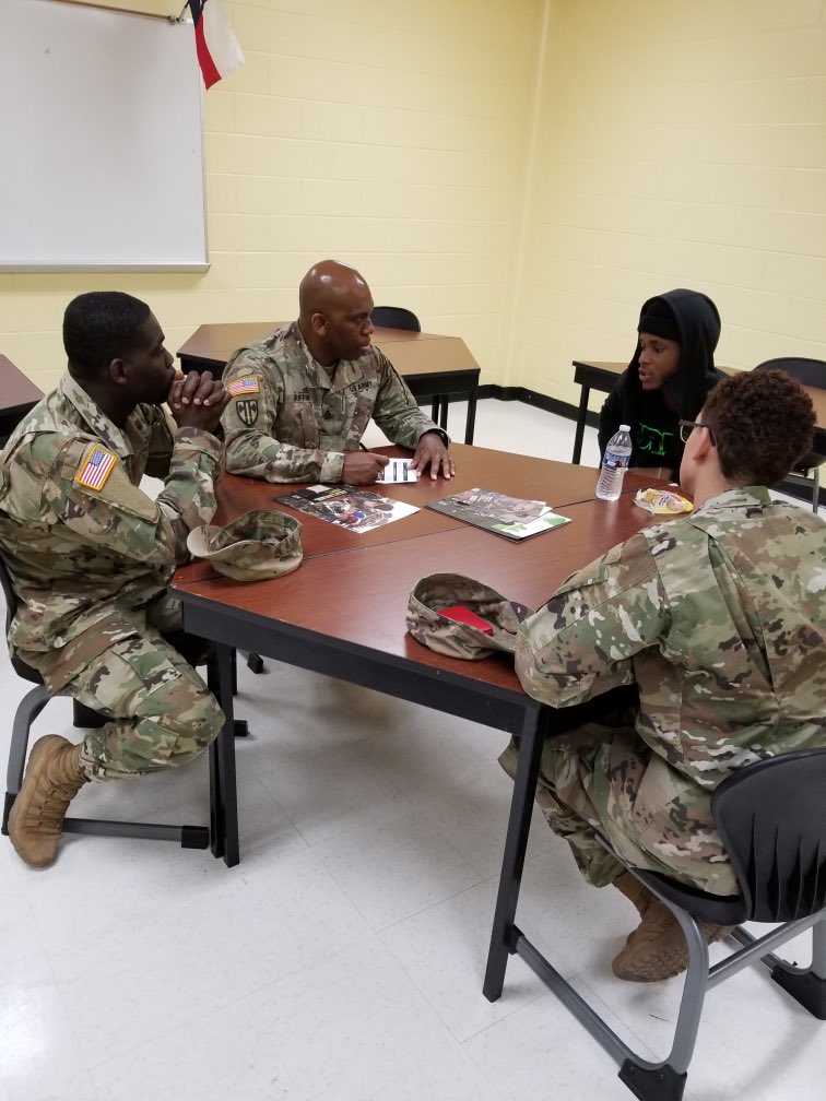 WDeisd's tweet photo. CCMR in effect 🦅😎🔥 @bnnevels @DAndreWeaver @MsClark1908 @DeAndrea22 @celestedelcielo @DeSotoISDCTE @DeSotoGEARUP @hazeleyedgal https://t.co/wHKitl5R8S