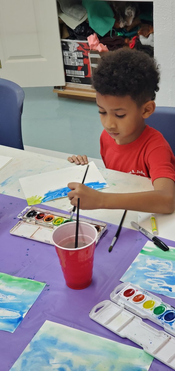 artcmanatee's tweet photo. Creative minds, busy hands, smiles, family fun, ... Love to see the creative engagement at #soarin4 Family Night at @artcmanatee!
Also @BishopScienceFL, @manalibraries https://t.co/7P1fDkIqik