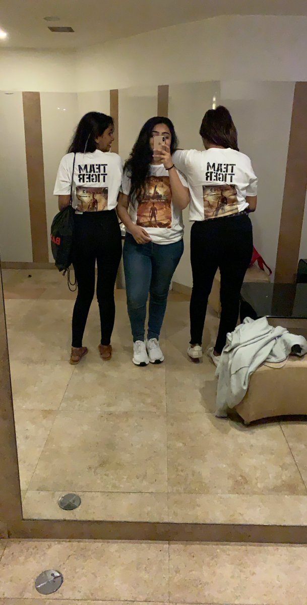 HansdhvaniJ's tweet photo. Our first show.!!! ❤️🤩💃🏻🎉 #Baaghi3 @iTIGERSHROFF @AyeshaShroff @TeamTIGERSHROFF https://t.co/45LpD1yOQm