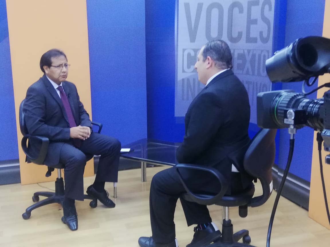 PepitoRevelo's tweet photo. El Ministerio de Salud Pública de #Ecuador alerta a la población por las fake news #NoticiasFalsas que circula en redes sociales en relación al #COVID19ec por ellos se solicita a la población informarse por canales oficiales. Analiza en #infovoces 
@JosRevelo
 #Comunicador https://t.co/NJI6nX5Wrx