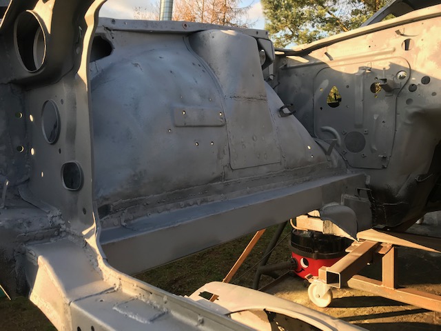 ExeEngineering's tweet photo. The Datsun 260z is back from blasting... having already been "welded" we thought it was important to check out what was under all the filler... good job we did! We'll prime her up and move her to storage to await her time in the welding bay.

#Datsun #260z #S30 #Restoration https://t.co/1HfiFNQNer