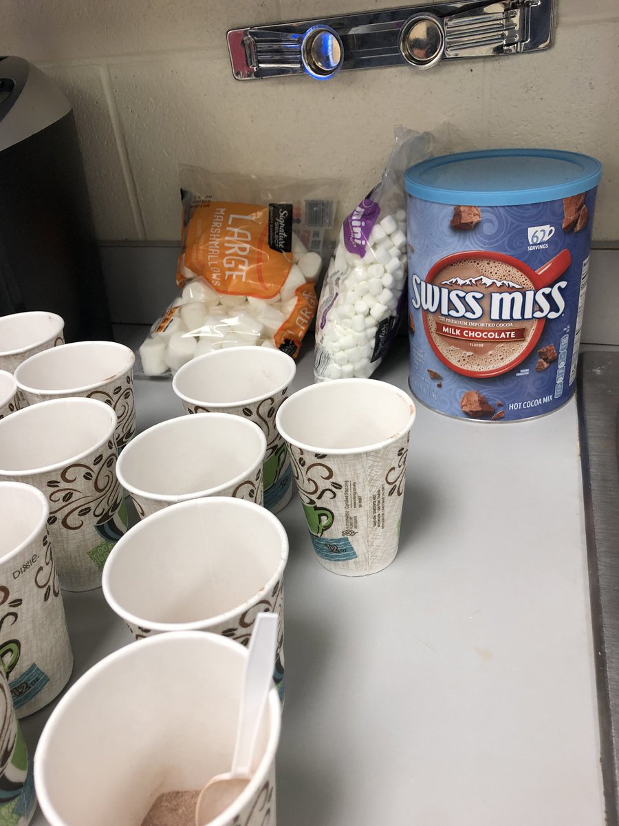 aschulz116's tweet photo. Happy Staff Appreciation Day! #RLMSpride #RLMSPBIS https://t.co/cf7jkyr1np