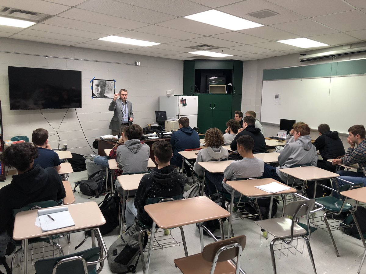 HHS_Fish_Club's tweet photo. Fishing Club is back and better than ever. Thanks to Mr. Withrow for teaching a new technique this morning. 🎣🛶 https://t.co/C0Tfw1X2AJ