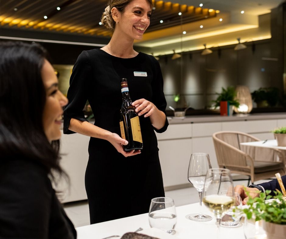 Ladies, it's almost time to celebrate Women's Day! On Sunday 8th, come find us and try our delicious, dedicated menu!