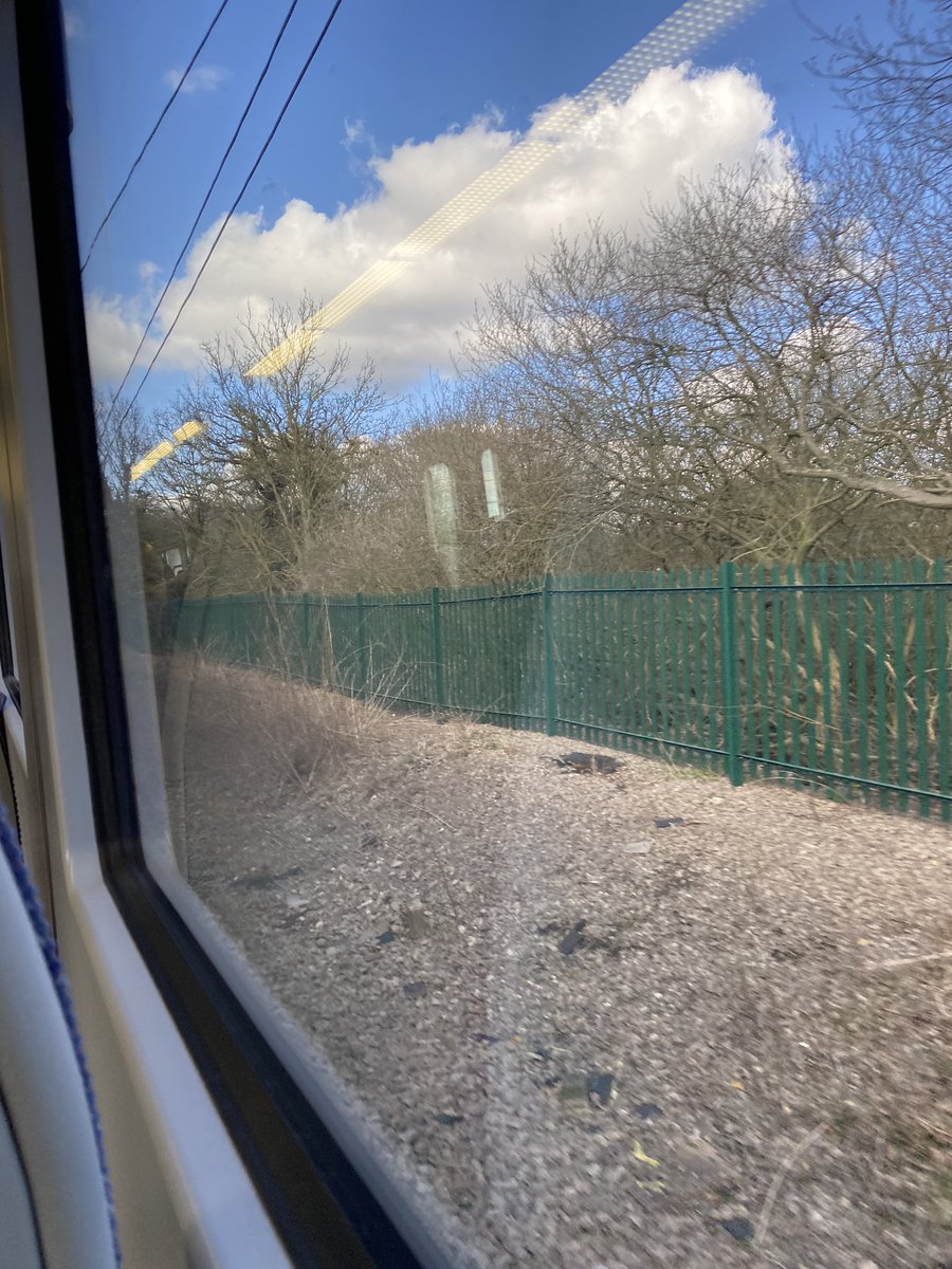 SimoneR_RD's tweet photo. Time for an adventure to the seaside for a few solid days of writing with an ocean view! #outofoffice #donotdisturb #mastersinprogress #takethetrain #changeofscenery https://t.co/jEMeUN6MLj