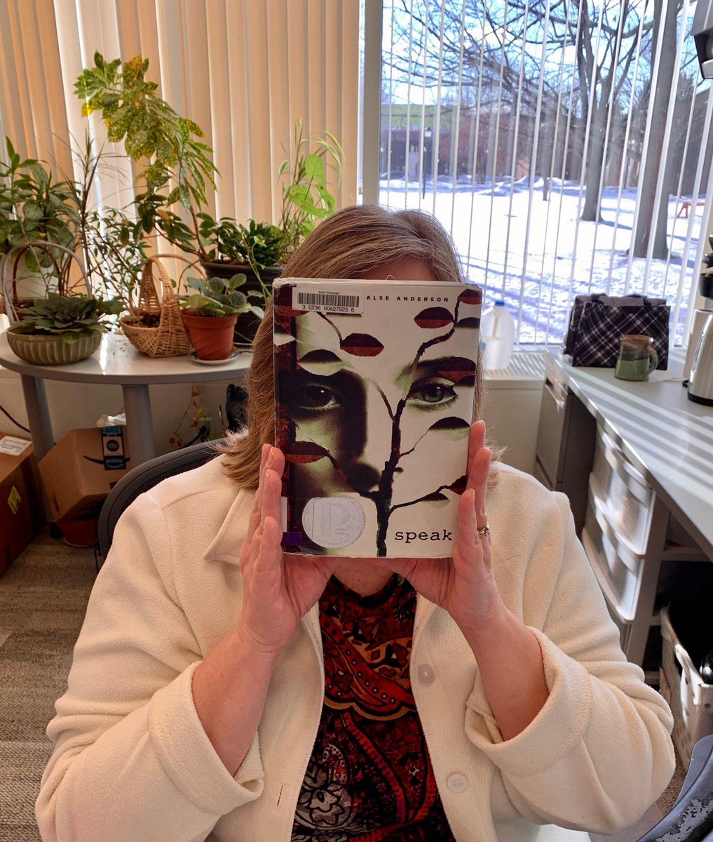 Crumb_Crane's tweet image. #bookfacefriday #SUNYPotsdam #SUNYPotsdamLibraries