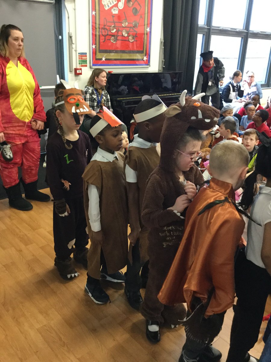 SpringfieldDLT's tweet image. We had Gruffalo's , Witches from No room on the Broom, we had characters from Mary Poppins , Orphan Child, Mr Gum and the Animals from Farthing Wood.Each class dressed as characters from their chosen book.