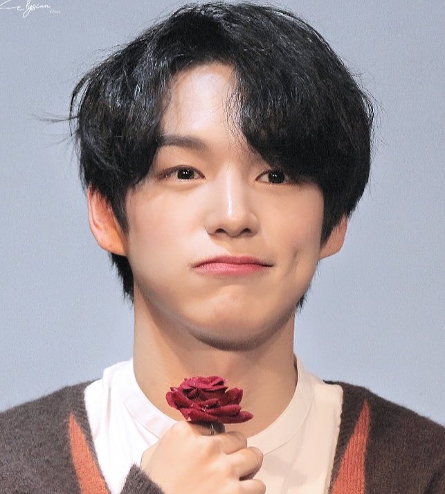 vicBondhsw's tweet image. technically chan is my second victim after wooya hahahahahahah
#marykaylipstick #makeupmuse 🤡