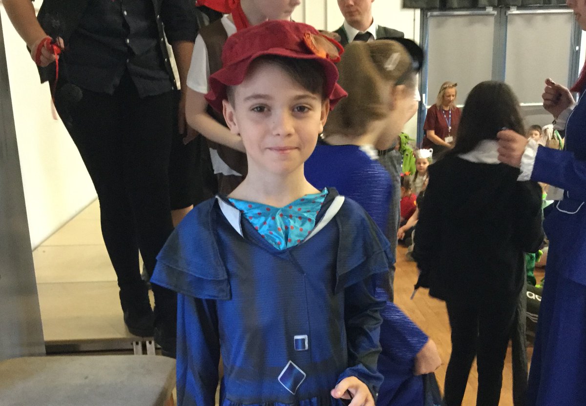 SpringfieldDLT's tweet image. We had Gruffalo's , Witches from No room on the Broom, we had characters from Mary Poppins , Orphan Child, Mr Gum and the Animals from Farthing Wood.Each class dressed as characters from their chosen book.