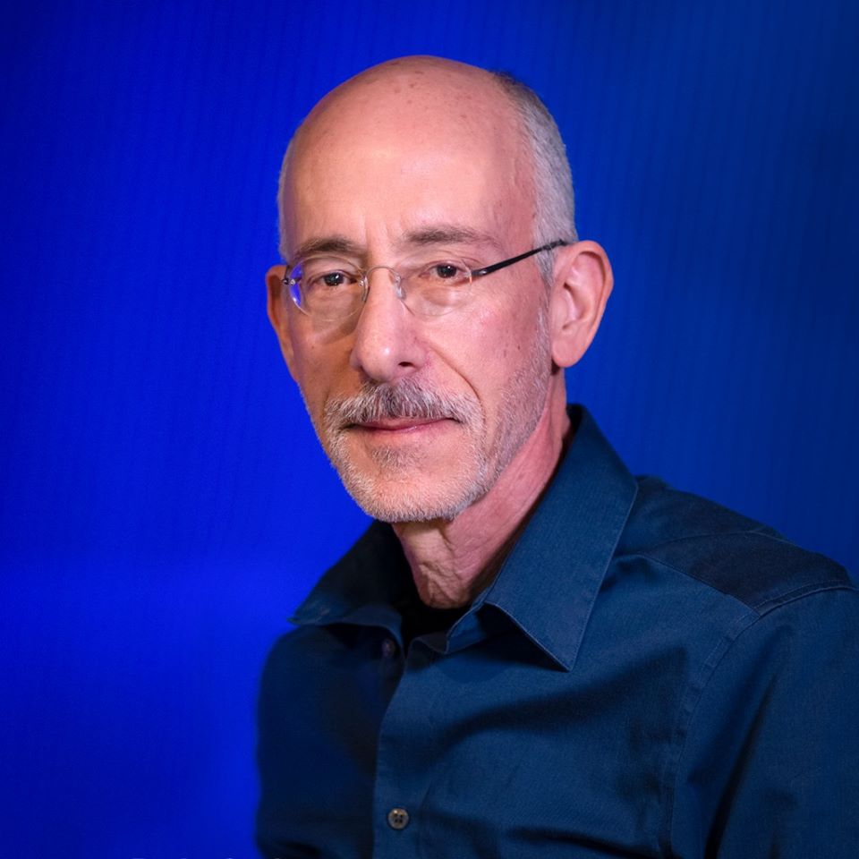 TEDxCharleston (@tedxcharleston) on Twitter photo Introducing Steven Rosenzweig speaking at TEDxCharleston 2020.
A happy accident in the lab leads to incredible advances in cancer and dementia treatment. This <a href="/MUSChealth/">MUSC Health</a> and <a href="/muschollings/">MUSC Hollings Cancer Center</a> researcher, Steven, a PhD, provides more. Introducing Steven Rosenzweig speaking at TEDxCharleston 2020.
A happy accident in the lab leads to incredible advances in cancer and dementia treatment. This <a href="/MUSChealth/">MUSC Health</a> and <a href="/muschollings/">MUSC Hollings Cancer Center</a> researcher, Steven, a PhD, provides more.