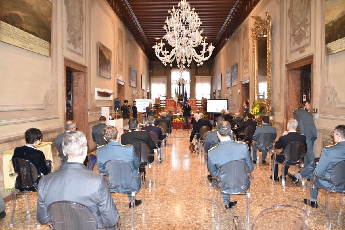 comunevenezia's tweet photo. Oggi nella sede del Comando della Guardia di Finanza di Venezia la tavola rotonda “Malattie emergenti epidemiologia e prevenzione: focus su #COVID2019"

Per il comune di Venezia presente l’assessore alla Sicurezza

Dettagli ➡️ https://t.co/a0I2obsjaB https://t.co/UhqxTyJaxN
