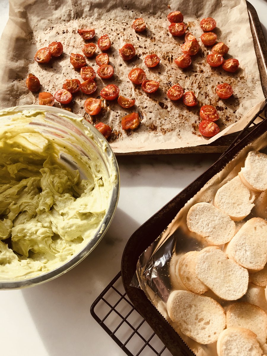 TheDeliExpress1's tweet photo. Let’s get started Avocado &amp; Goats Cheese Crostini with Balsamic Cherry Toms
#TheDeliExpress #Avocado&amp;GoatsCheeseCrostini #Canapès #PartyNibbles
#HuddersfieldHour https://t.co/WlgVwHEmle