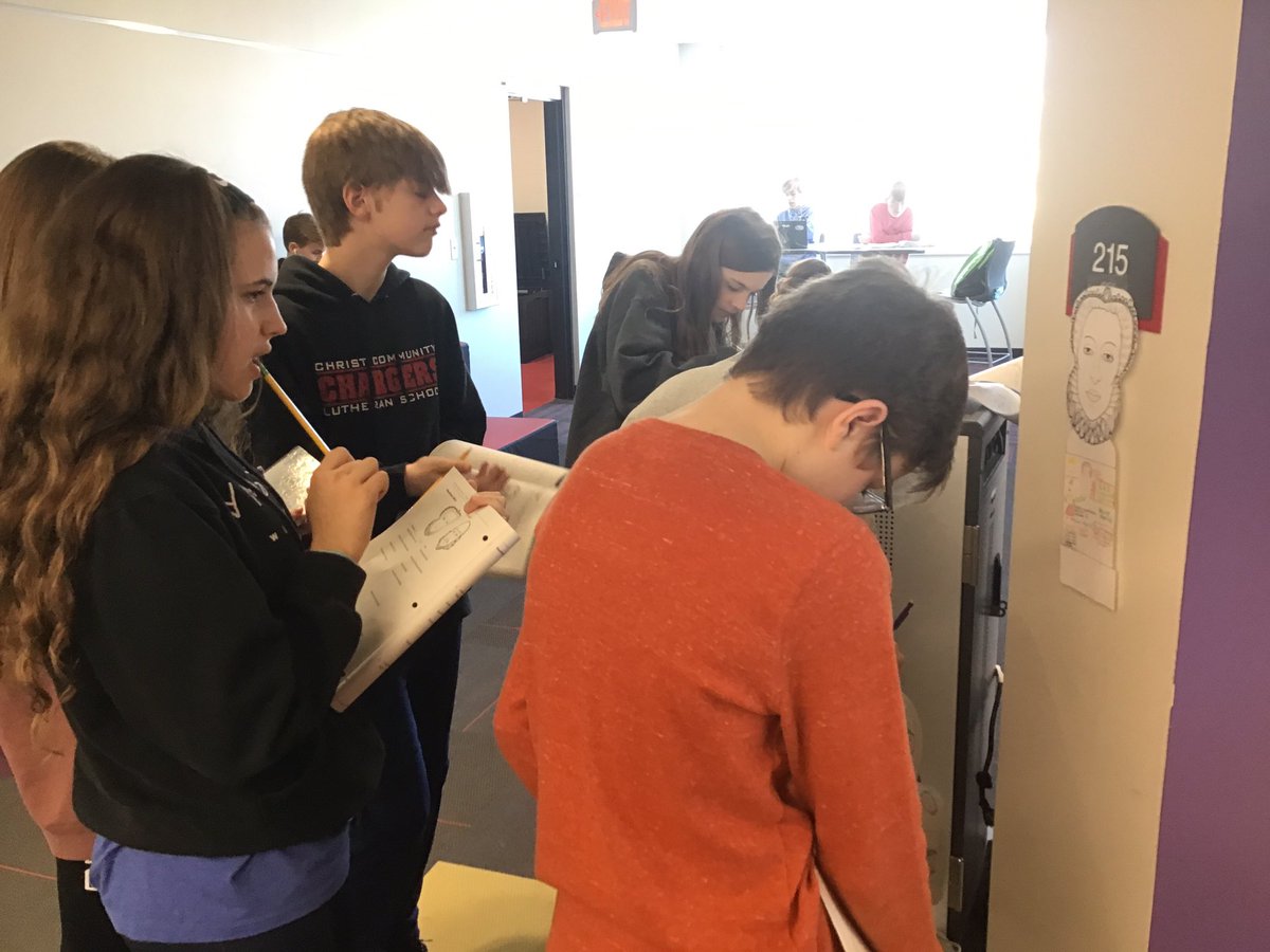 CCLSLeible's tweet photo. Seventh graders are having fun learning about the Renaissance through their art work in their museum of artifacts. @CCLSChargers https://t.co/5DEHEPjDDy