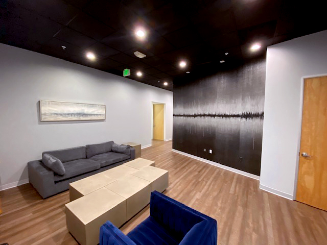 calrecaudio's tweet photo. We've moved! Our new US offices and state of the art demo room is now at:

19801 Nordhoff Place #108,
Chatsworth,
CA 91311

Get in touch. Our doors are always open!

#calrec #calrecaudio #la #californiadreaming #keeponmovin #calrecamerica #newhouse https://t.co/AleTaQEM3i