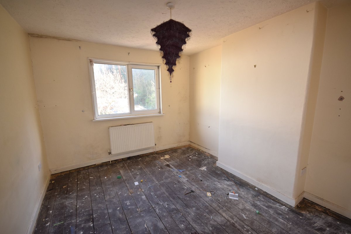 FOR SALE: 3 bed house on Teignmouth Road, Torquay 
Of interest to investors, developers and owner occupiers.
Offers in excess of £160,000 Freehold
waycotts.co.uk/properties/vie…
#investors #developers #ForSale #House #torbay #torquay