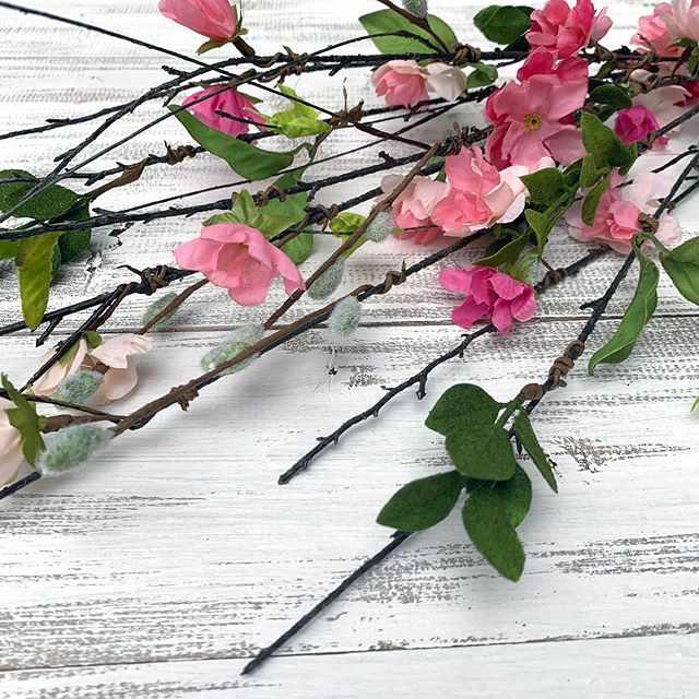 Peak bloom of the cherry blossoms here in DC is predicted to be March 27-30. Peak bloom of these twiggy blossom branches is all.the.time 😱🌸.
.
.
#fauxflorals #wreathmaking #silkflowers #wreathsupplies #fillerflowers #craftsupplies #cherryblossom #wre… ift.tt/3awHdoI