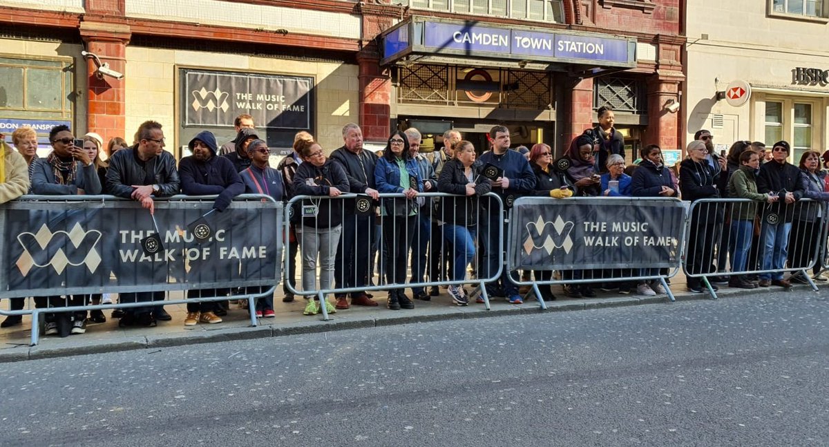 toastedmedia's tweet photo. The crowd is ready...
@MusicWalkofFame
@Soul2SoulUK
#musicwalkoffame
#MWOF
#soulllsoul
#thebrandnewheavies
#CamdenTown https://t.co/BlrFhWjCiC https://t.co/n7KOLoyT94