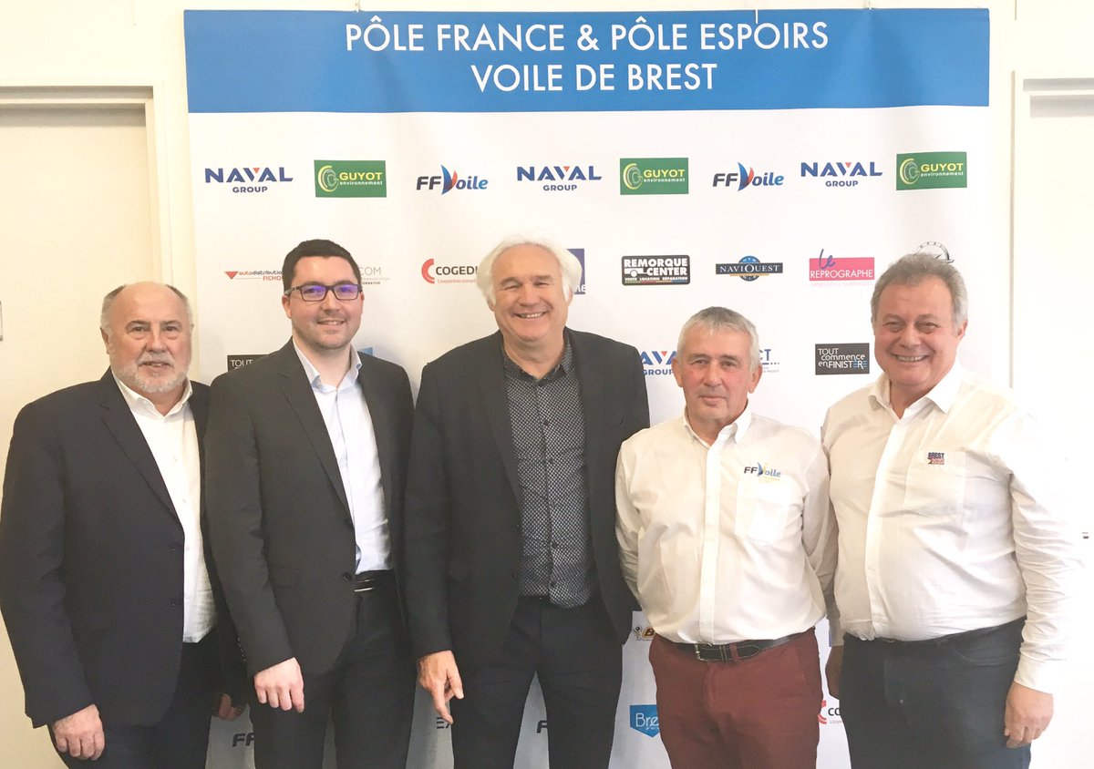 FortunPELLICANO's tweet photo. Rencontre des partenaires économiques et institutionnels au Pôle France Voile avec le président François Jaouen pour la présentation des sélectionnés aux épreuves de voile aux #JOTokyo2020. https://t.co/blvlnHw28h