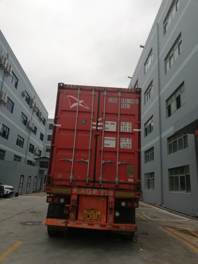 henergysolution's tweet image. Our All in one Lamp were packed in 40’H container is shipping to kindly customer . If have any solar lighting project . We offer 20W- 120W Solar best solutions .