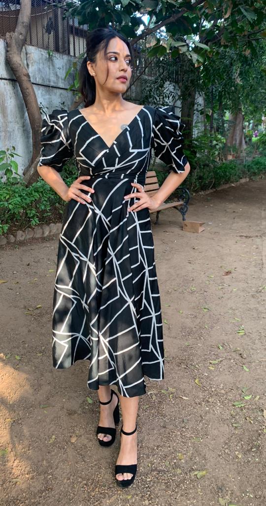 .<a href="/ReallySwara/">Swara Bhasker</a> in a handbrush painted midi dress by <a href="/vedikamerh/">_vedikam</a> for a media appearance!
Styled by #divyasaini
