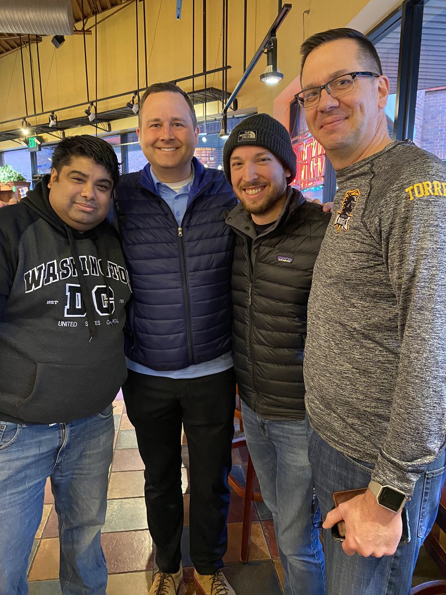 nayakviv's tweet photo. Smith Reunion with Mr. Fulcher #OneTROY #SmithKnights @SmithKnights https://t.co/b9ZY6UDlEG