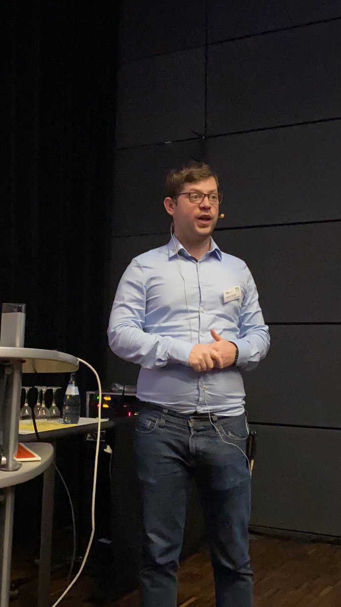 BWG_Systemhaus's tweet photo. Stefan Zenkel von @aConTechGmbH referiert aktuell auf dem @BWG_Systemhaus IT-Kino über Hybrid Remote Technologien in Zeiten von #COVIDー19 https://t.co/yczUQnuA5j