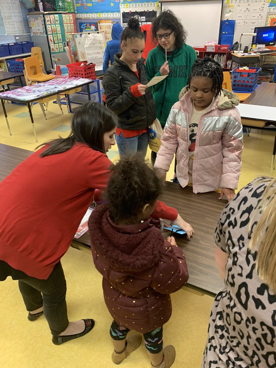 JennyScherer3's tweet photo. Seeing @MrsMilletEDU vision for a resource fair come alive @HawthorneWCS was a sight to see!  What an amazing @WCSOH community we work and live in- such an outpouring of support from our families, district, and community members!  #whyhawthorne #WCSWhereUBelong https://t.co/NIUZFz6UcQ
