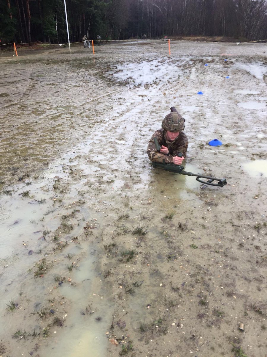 RSMEREWW's tweet photo. RETCC 186 and FSC 1903 Loving life while learning and sharing their “mine breaching” skills
#oldteachingthenew @CorpsSM @Proud_Sappers @CommandantRSME @25CSEngrGp https://t.co/KDrHyYj0Qx