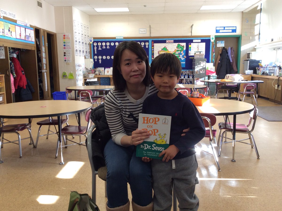 1LFirstGrade's tweet photo. Celebrating Dr. Seuss’ belated birthday with our secret reader this morning! 🤫📚 https://t.co/Zs6khNVpXt
