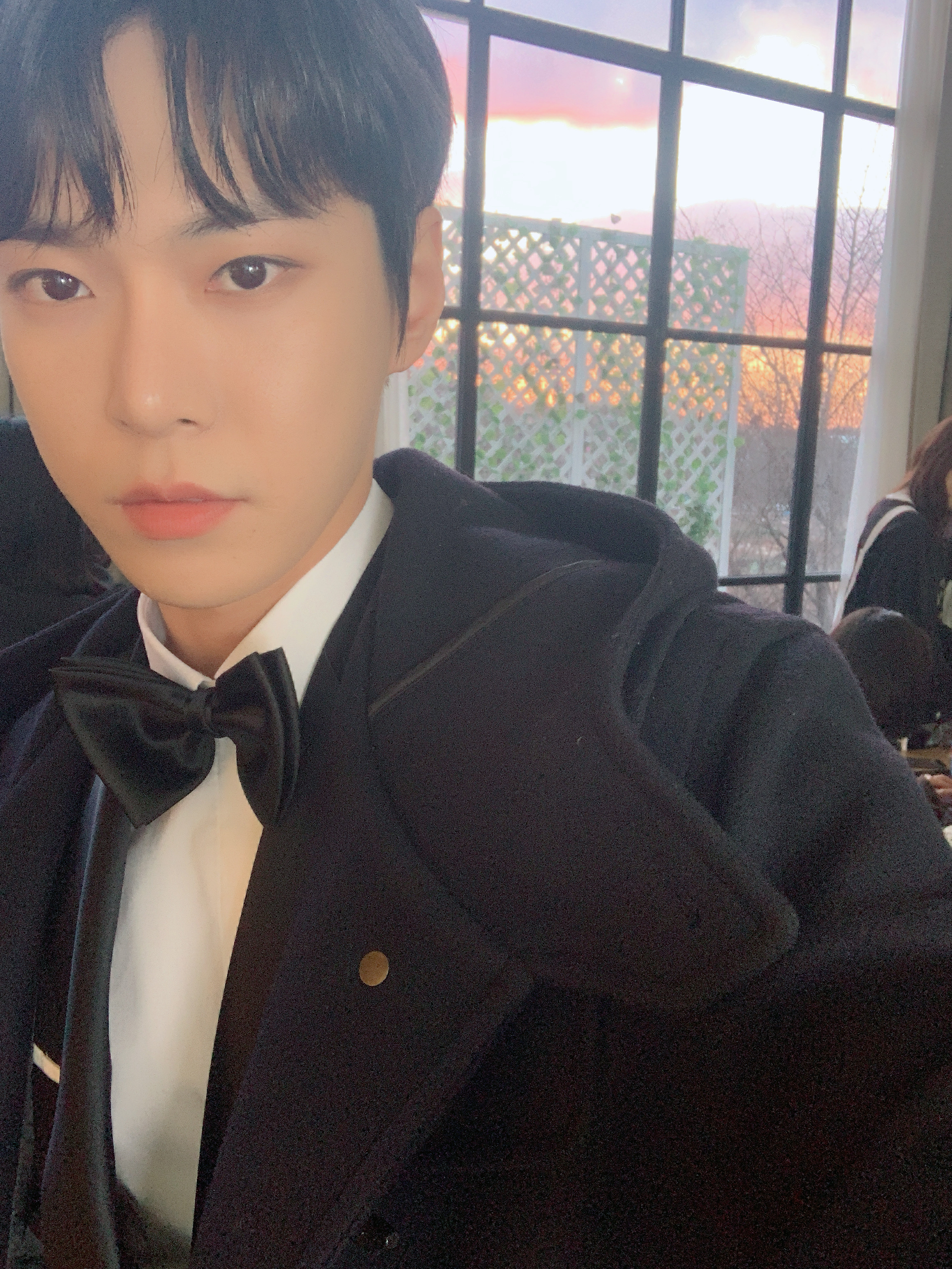 ESbde8kUEAAkkz-?format=jpg&name=orig