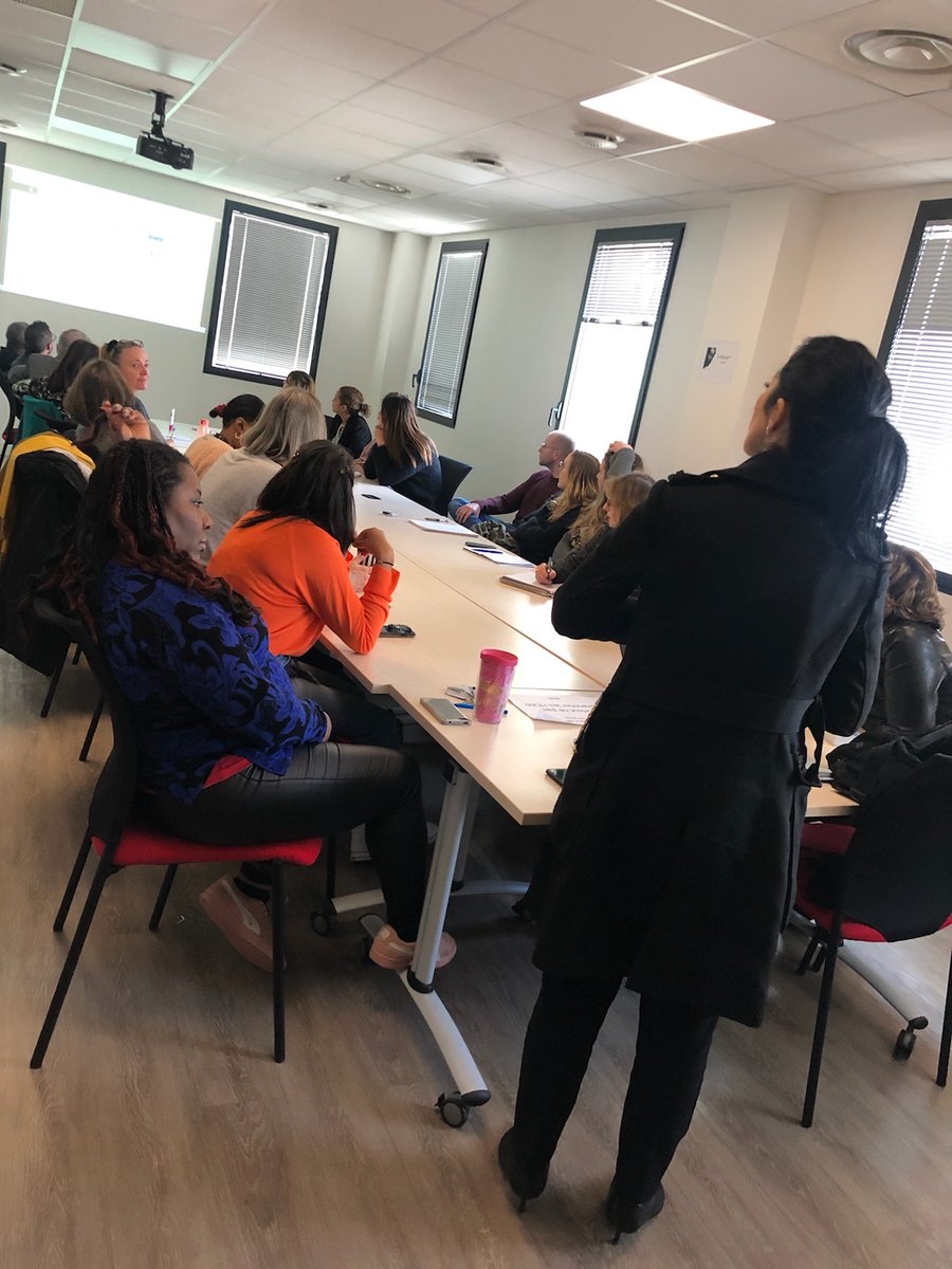 RCharlopin's tweet photo. Présentation des dispositifs compétences de base, avec le #GIDEF et le #GRETA. Les conseillers du Blanc-Mesnil renforcent leurs connaissances pour mieux accompagner nos publics et améliorer leur satisfaction. #CLEA @poleemploi_IDF https://t.co/xUqABLRyre