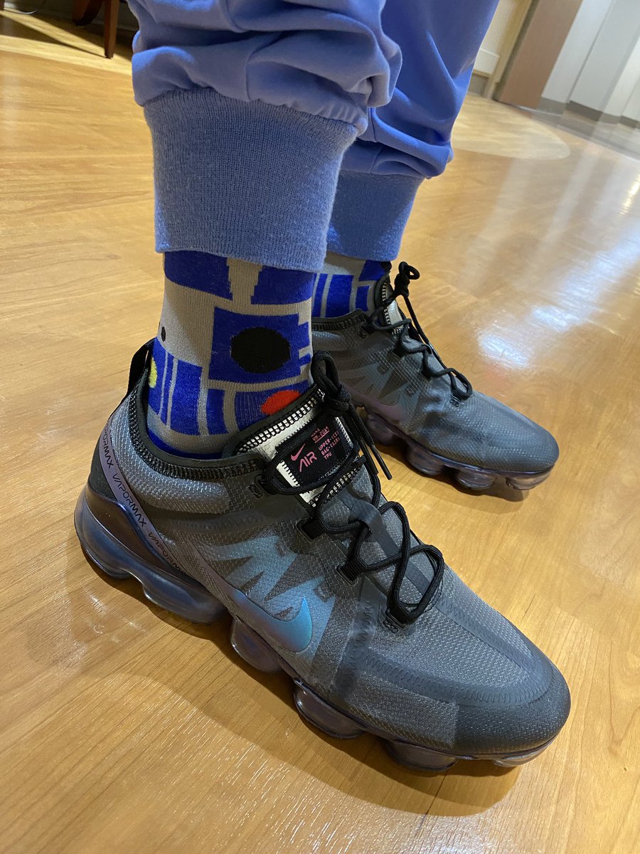 enginerdmd's tweet photo. Sneakers and Scrubs. That’s how I roll, first pair of vapormaxes and didn’t roll my ankle. Great success.
#AirMaxMonth #R2D2 #COVID19 #SneakerDoc #WearFigs
#HowWeHospitalist
#NationalHospitalistDay
#BubbleButt https://t.co/BlLvfS6hkR