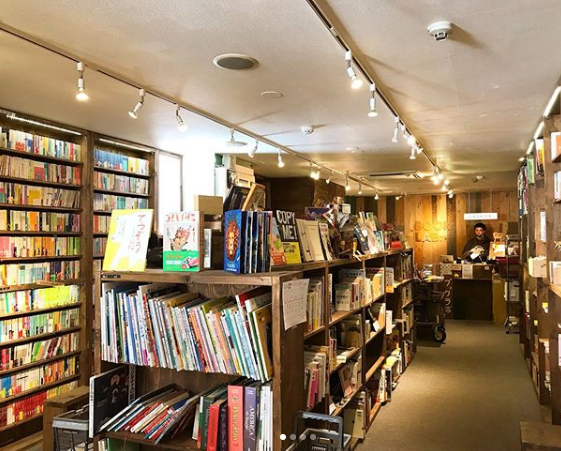 Mitsuuma_TV's tweet photo. 人ごみに触れることなく本を買うなら、ゆったりと個性的な本を選べると話題のBOOK LAB.(ブック ラボ)さんがオススメ。
3月9日(月)からミツウマオーセンティックの展示販売も行われます。是非！

詳しくは→https://t.co/d5HWMwKGi2

#ブックラボ
#ミツウマ
#ミツウマオーセンティック
#otototabi https://t.co/swic9LIP5S