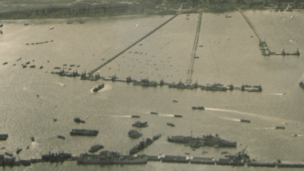 Inst_RE's tweet photo. Help the @REMuseum buy the archive of Col. Steer-Webster CBE, a member of the Mulberry Harbours design team, his archive holds unique photographs, documents &amp; correspondence with Churchill &amp; Eisenhower. They're almost at their goal but time is now short. https://t.co/Bu8zk0naSk https://t.co/pBo6trqMNw